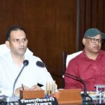 जिलाधिकारी आशीष भटगांई ने मुख्यमंत्री द्वारा की गई घोषणाओं की समीक्षा बैठक की