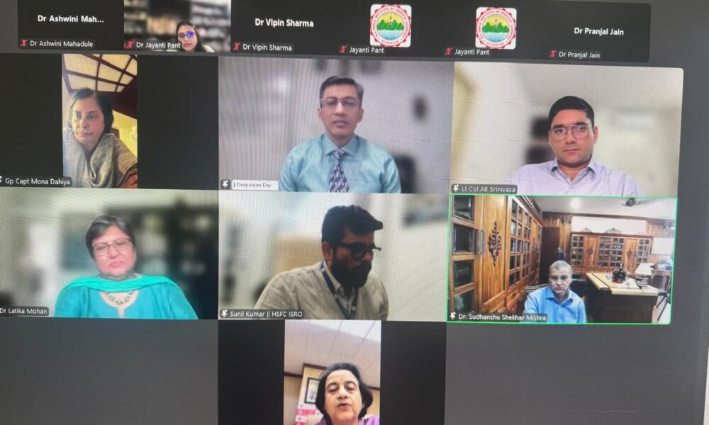 “अंतरिक्ष में मानव” विषय पर वेबिनार का आयोजन