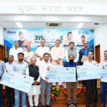 स्वच्छ ईंधन आधारित 11 वाहनों को मुख्यमंत्री ने दिखाई हरी झंडी, 6 लाभार्थियों को मिली सब्सिडी